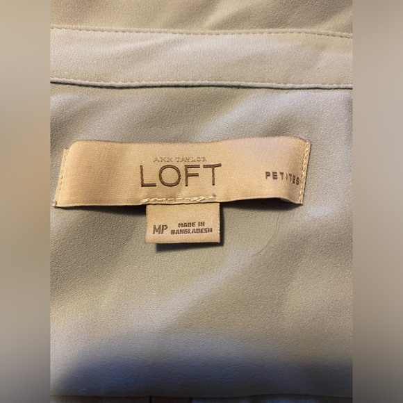 Loft petites light blue button up women’s shirt - Picture 7 of 7